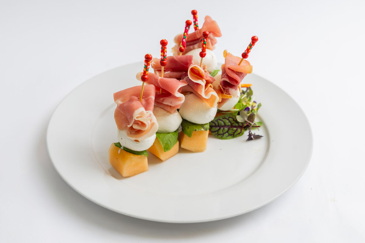 Mini brochette de prosciutto, melon et bocconcini