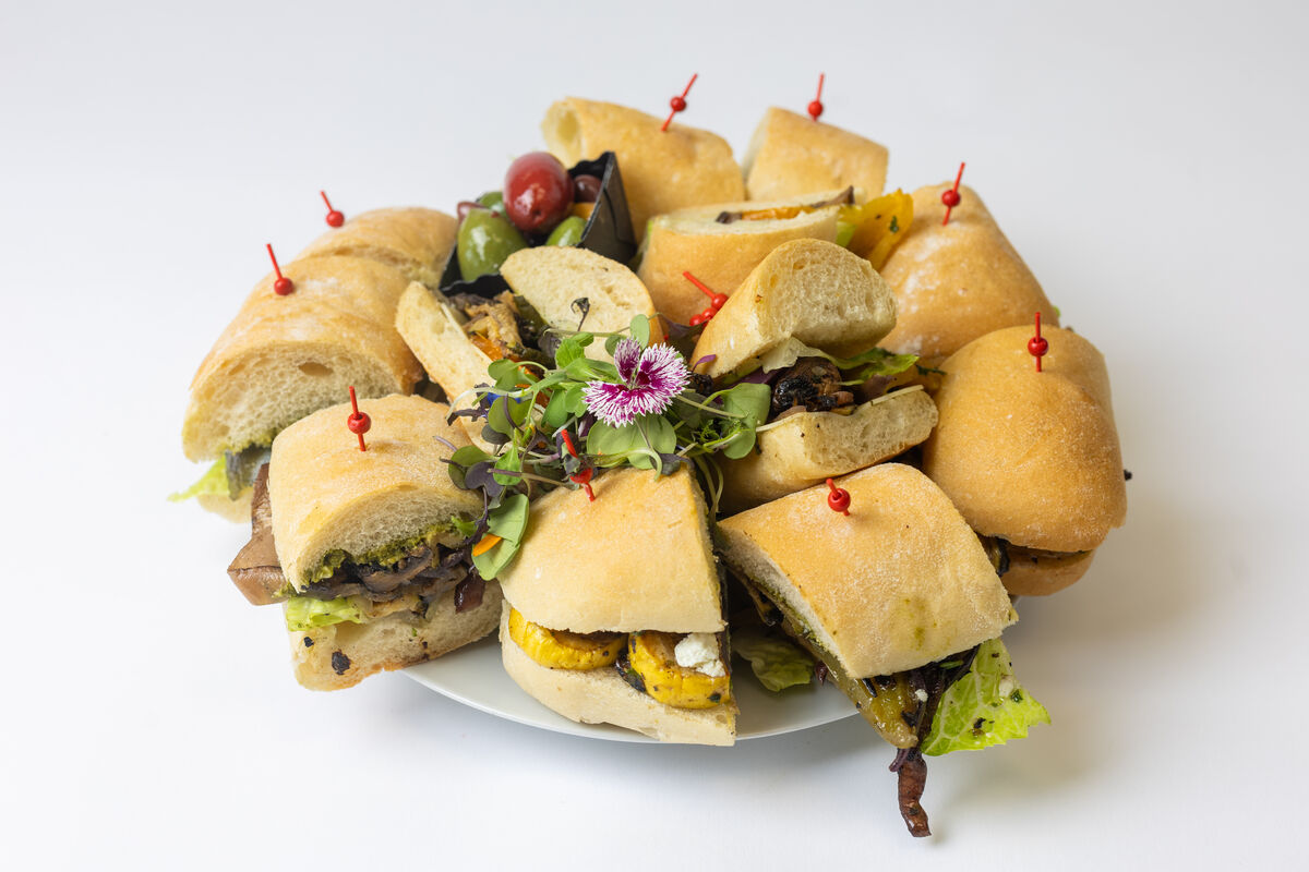 Plateau de sandwichs végétariens