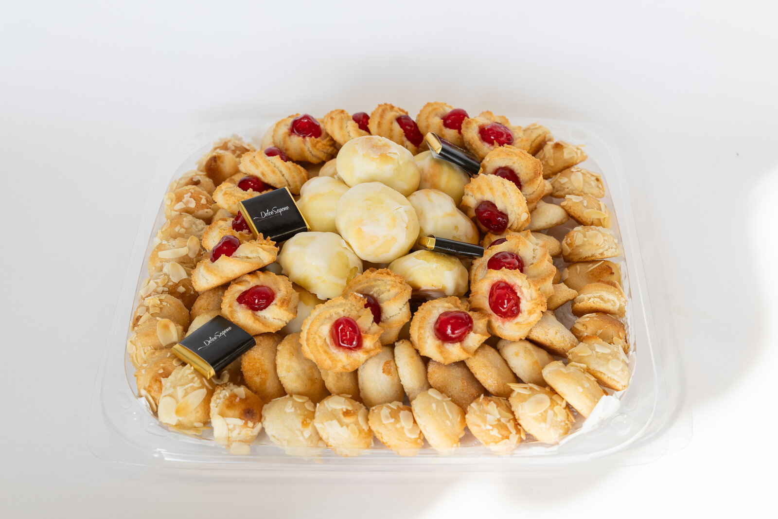 Plateau d'amaretti et tarallucci au sucre