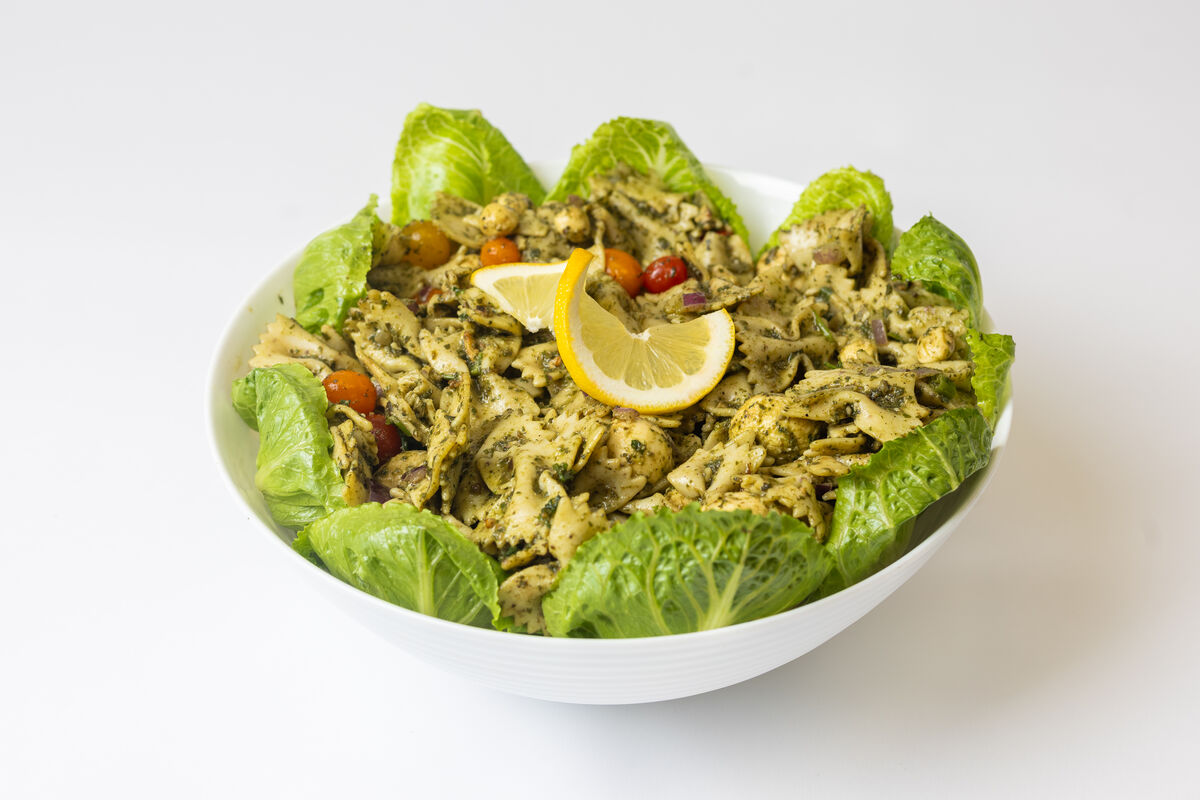 Salade de farfalles, bocconcini et pesto